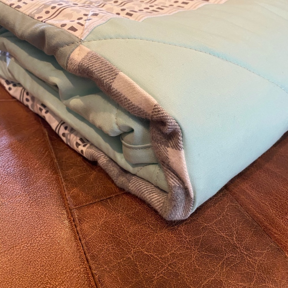 SOLD NEW Handmade green and gray baby boy quilt D5 - Picture 9 of 11